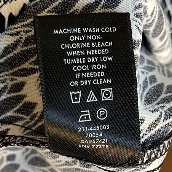 Ann Taylor Boatneck Black & White Floral Print Blouse - Picture 11 of 11